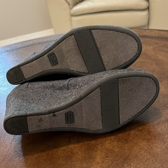 Toms Womens Shoes Nepal Side Zip Wedge Ankle Boots Booties Size 8.5 Gray Suede - Picture 6 of 7